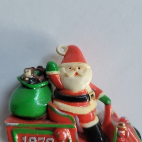 Hallmark RARE vintage ornament, here comes santa 1979, pre-owned - Picture 7 of 11